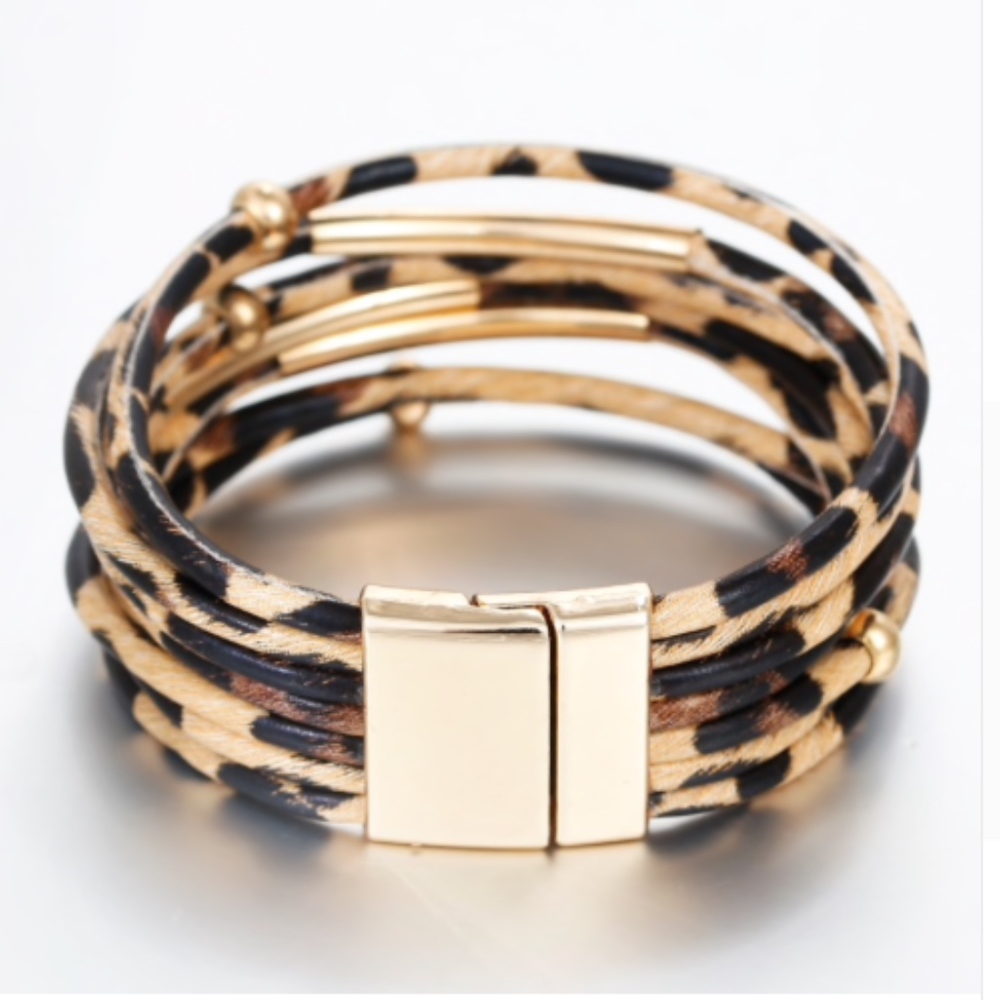 Leopard Print Wrap Bangle Magnet Bracelet - Picture 3 of 6